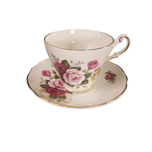 Regency English Bone China Teacup and Saucer Roses England - Picture 1 of 9